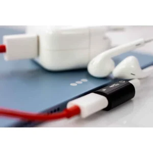 Mic-Lock USB-C Microphone Blocker HiFi SoundPass & Secure Charger Black - view 3
